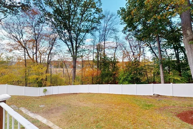 a view of an outdoor space