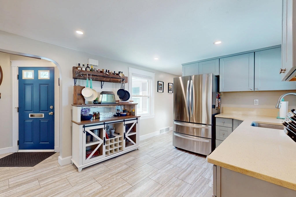 1393 Trapelo Road Waltham, MA 02451 - Photo 7 of 36 Gallery Image 7