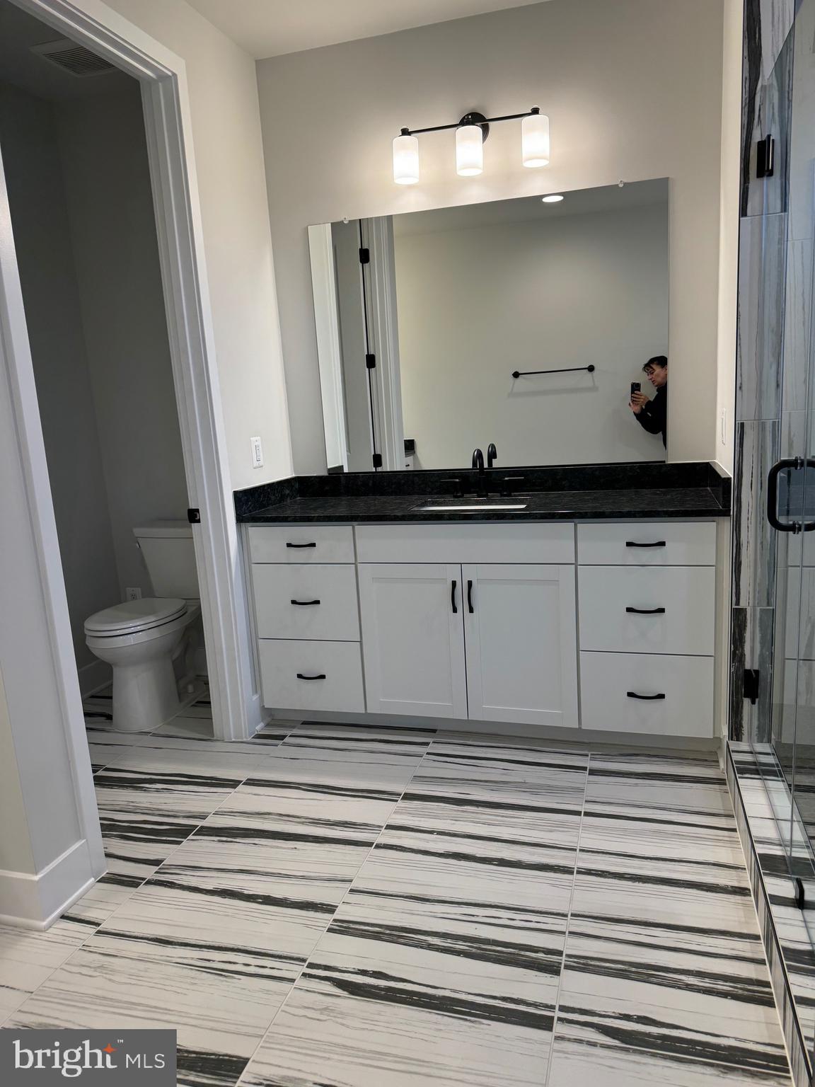 9779 Azure Alley Bethesda, MD 20817 - Photo 23 of 48 Primary bathroom