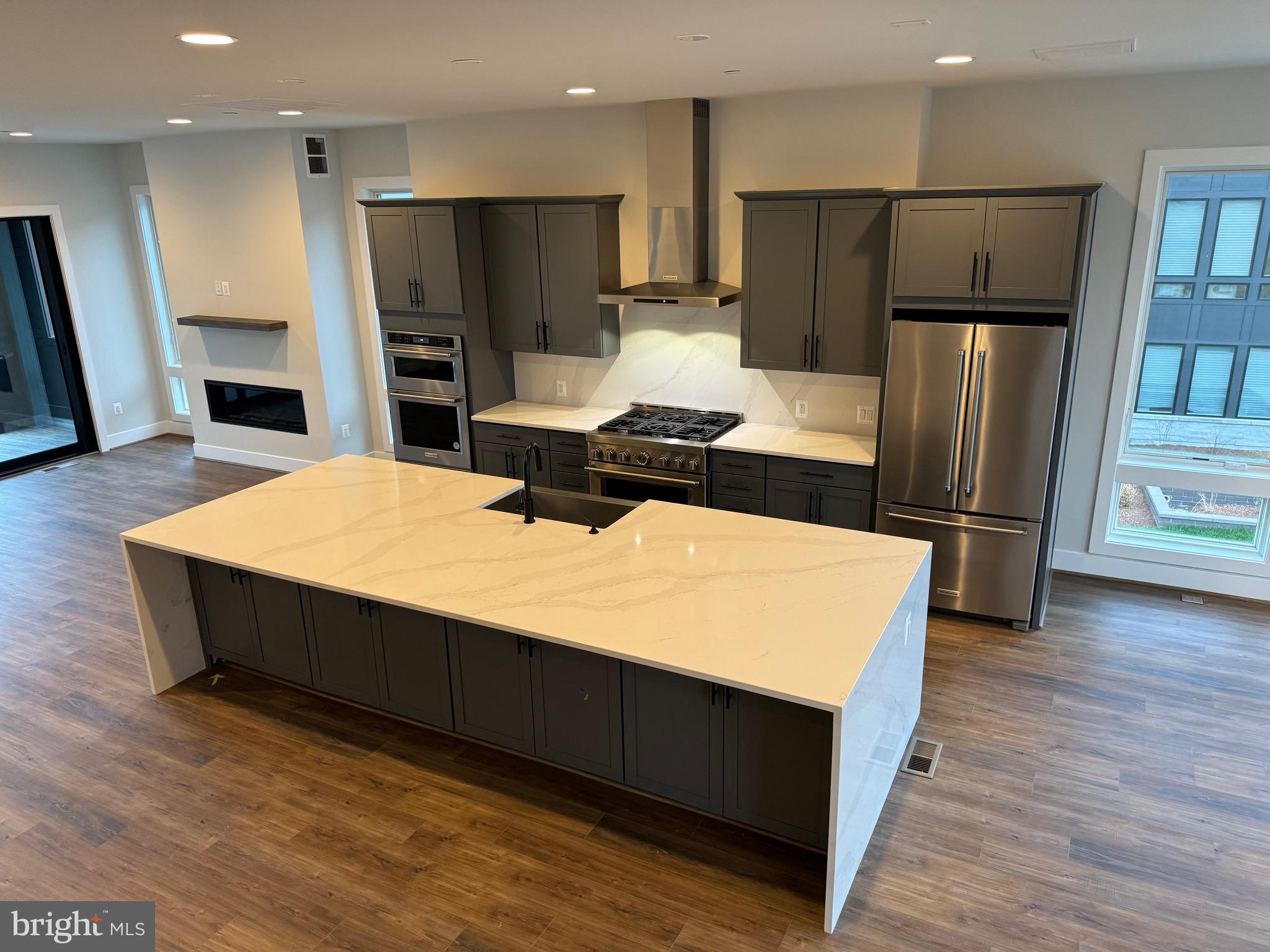 9779 Azure Alley Bethesda, MD 20817 - Photo 6 of 48 Dream kitchen