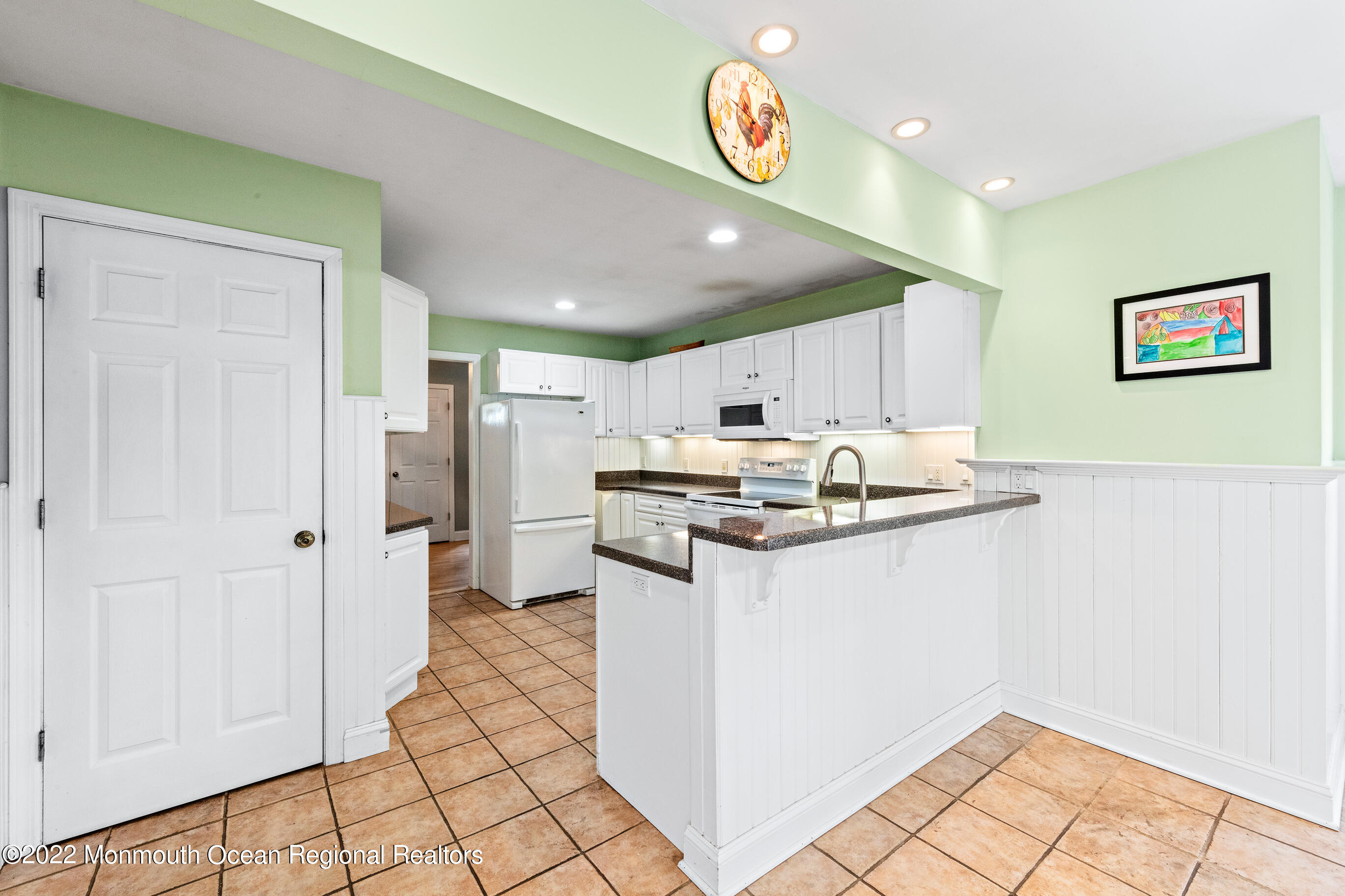 360 Fairfield Road Freehold, NJ 07728 - Photo 15 of 66 360FairfieldOnline-21