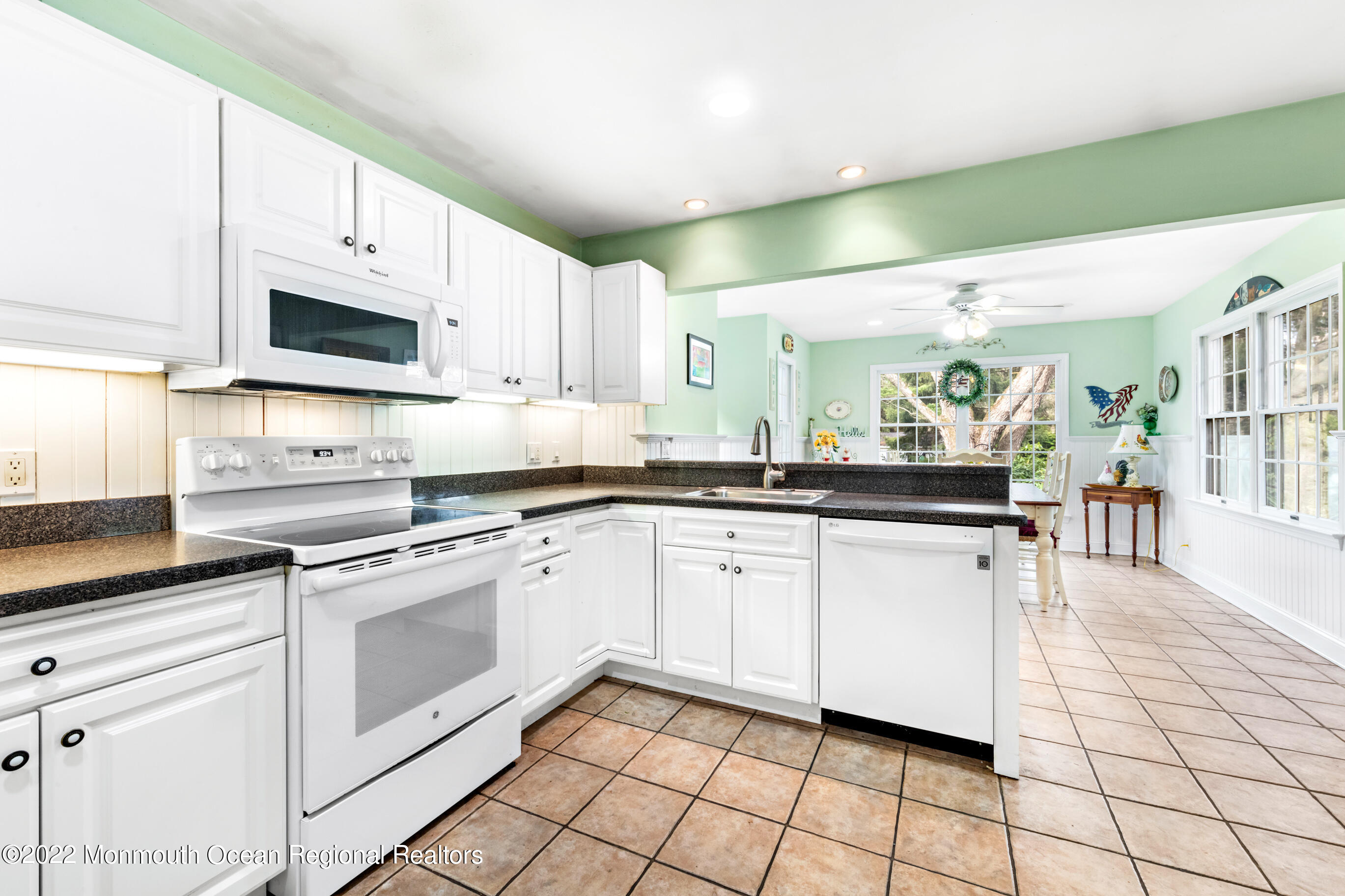 360 Fairfield Road Freehold, NJ 07728 - Photo 18 of 66 360FairfieldOnline-24