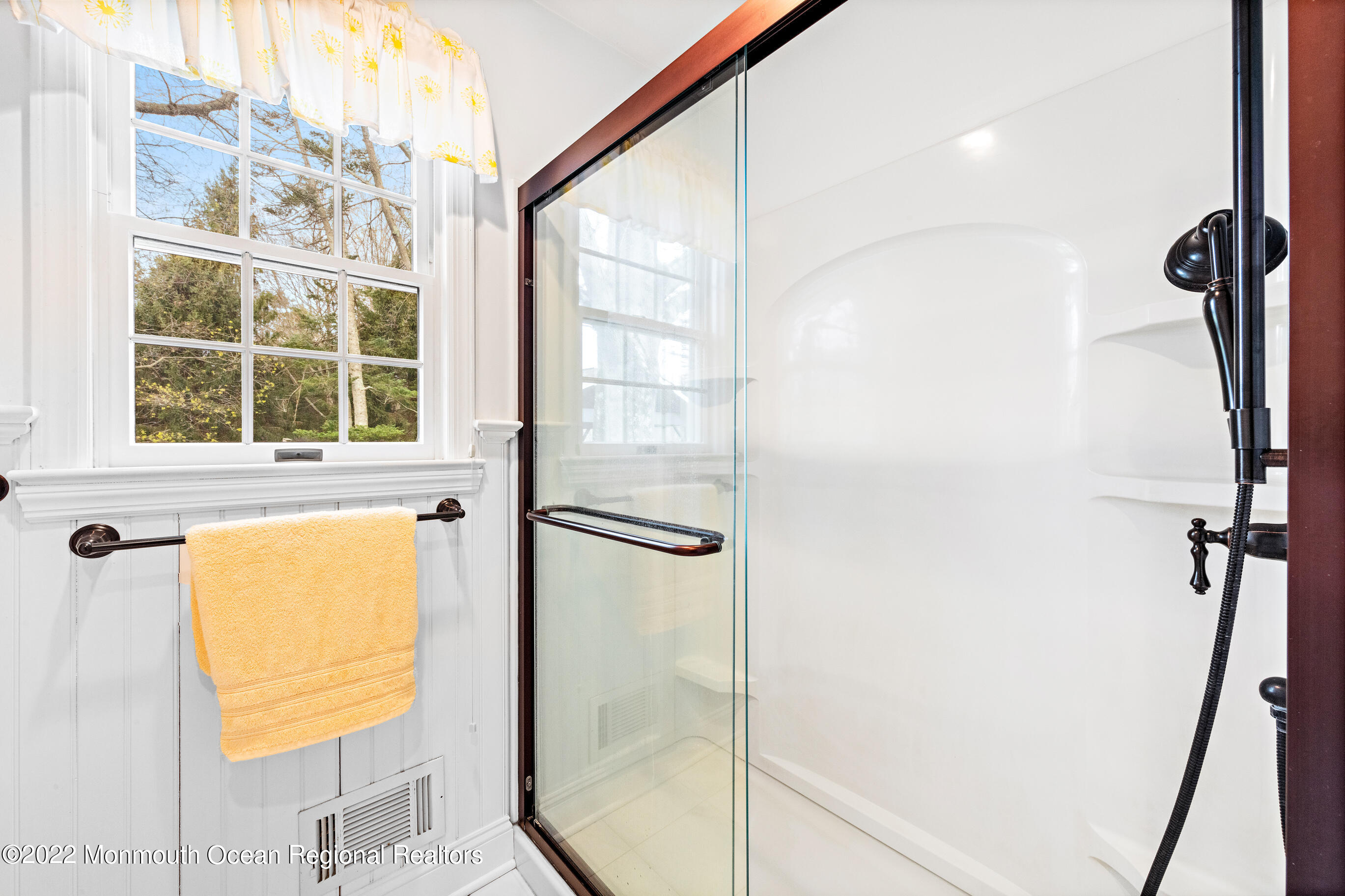 360 Fairfield Road Freehold, NJ 07728 - Photo 25 of 66 360FairfieldOnline-33