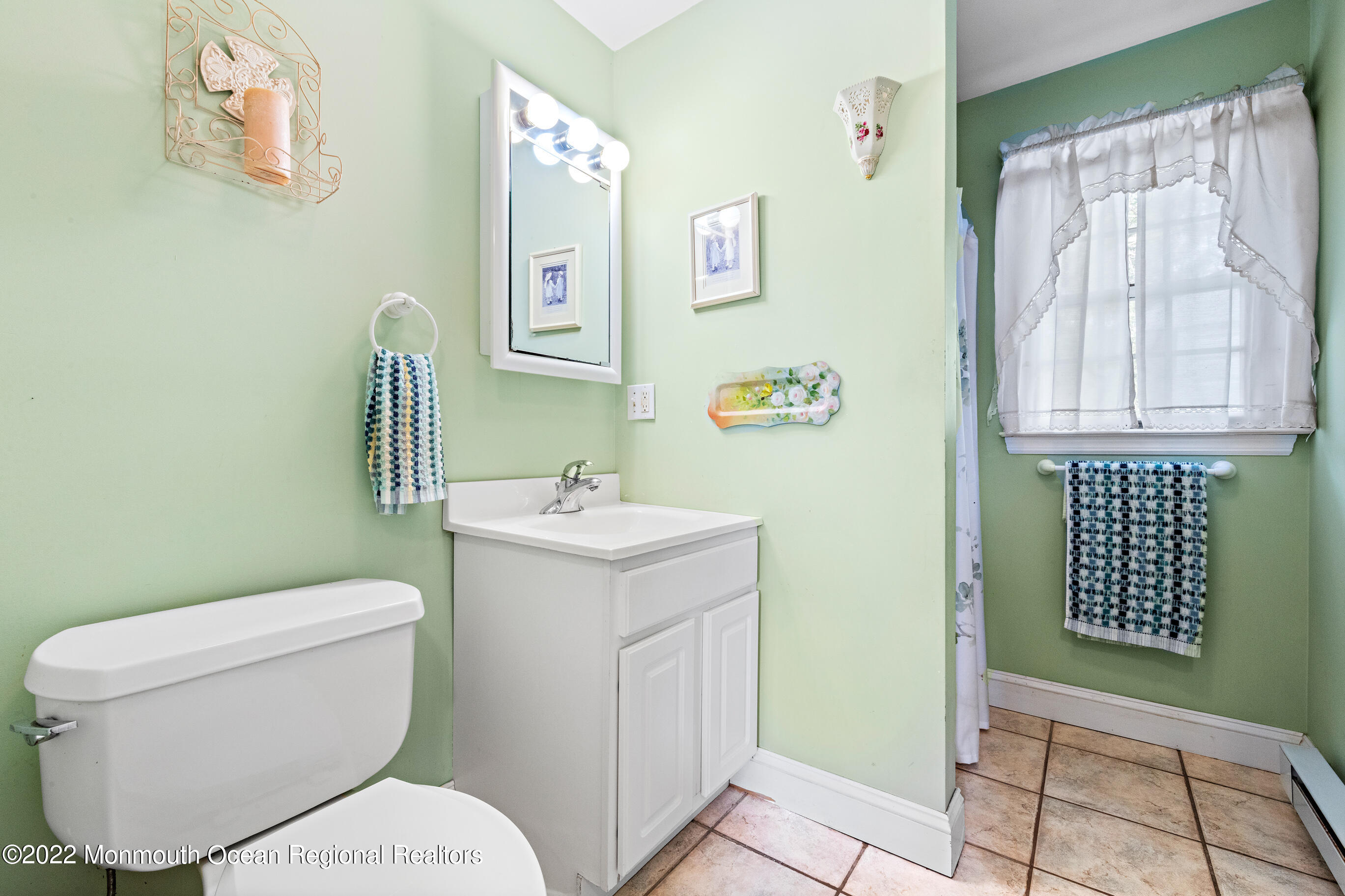360 Fairfield Road Freehold, NJ 07728 - Photo 29 of 66 360FairfieldOnline-37