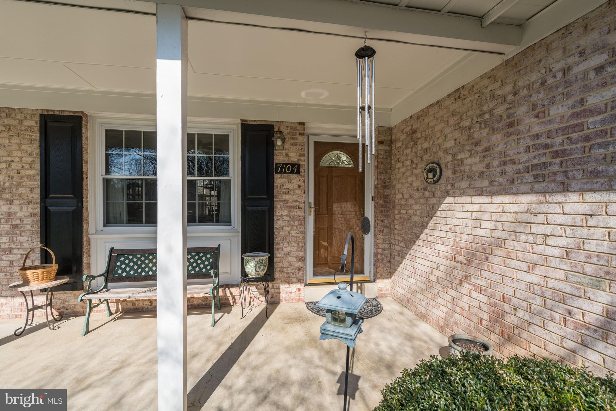 7104 Bear Court Springfield, VA 22153 - Photo 5 of 67 Gallery Image 5