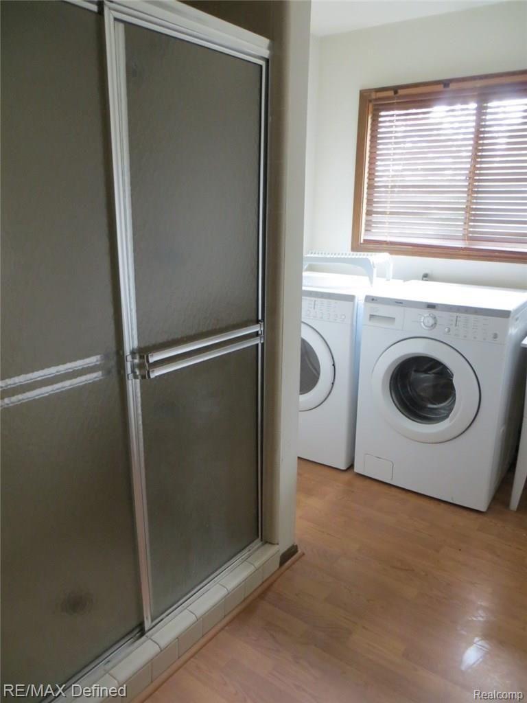 1870 Jason Circle Rochester, MI 48306 - Photo 11 of 11 Laundry with Shower