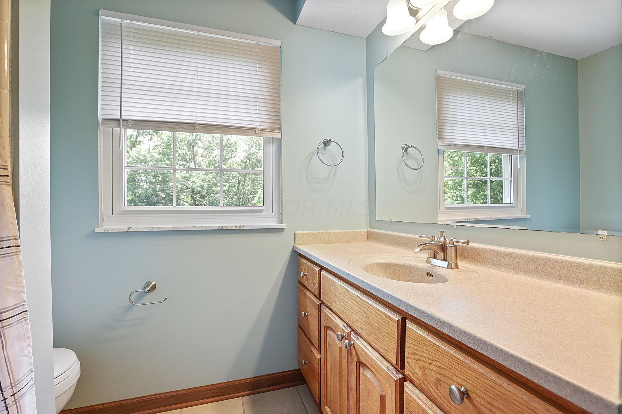 227 Middle Ground Road Southwest Pataskala, OH 43062 - Photo 43 of 83 2nd level full hall bath