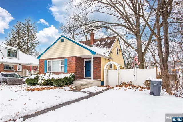 $549,999 | 14 Hudson Street, Bergenfield, NJ 07621