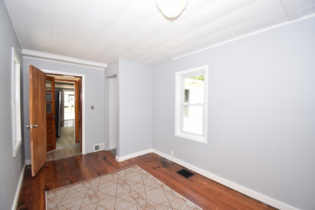 433 Putnam Hill Road Sutton, MA 01590 - Photo 8 of 30