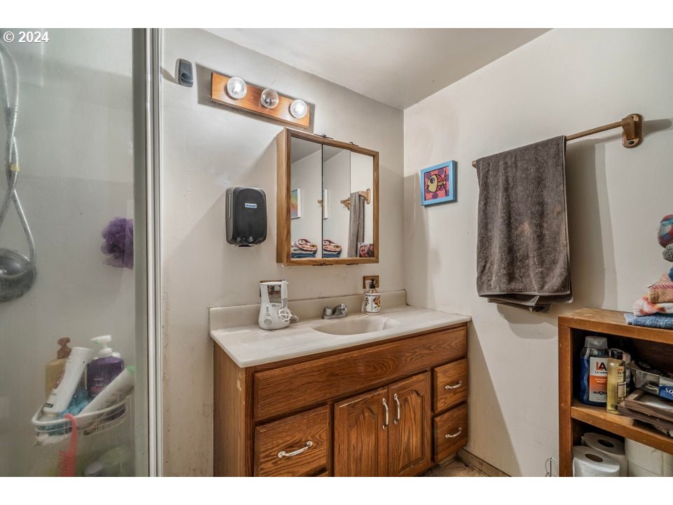 2065 Bayview Road West Tillamook, OR 97141 - Photo 17 of 21 Gallery Image 17