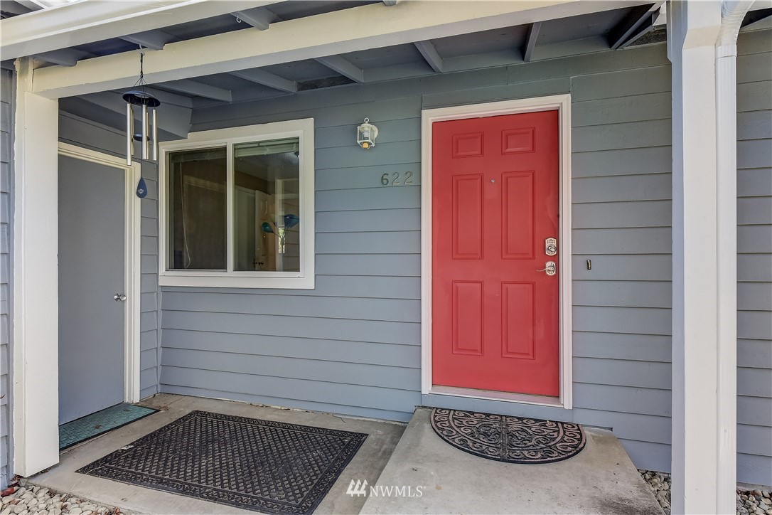 622 212th Street Southwest Bothell, WA 98021 - Photo 2 of 16