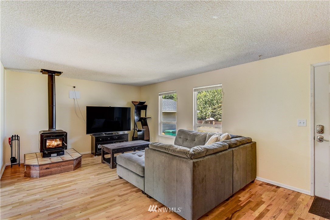 622 212th Street Southwest Bothell, WA 98021 - Photo 4 of 16