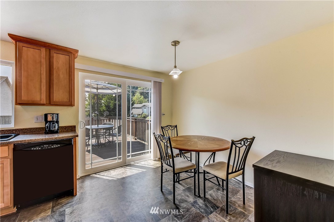 622 212th Street Southwest Bothell, WA 98021 - Photo 5 of 16