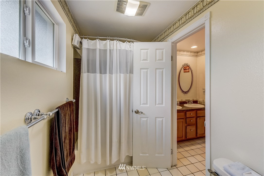 622 212th Street Southwest Bothell, WA 98021 - Photo 10 of 16