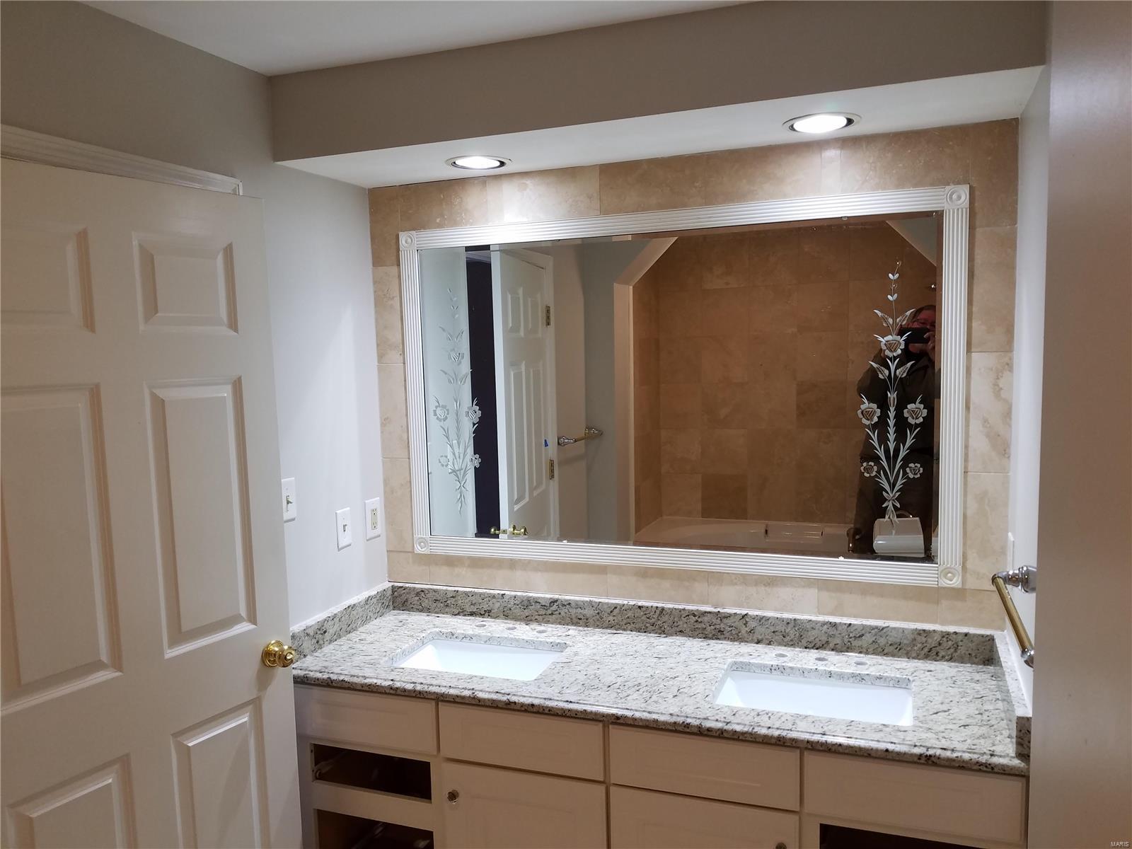 36 Ridgepoint Drive Chesterfield, MO 63017 - Photo 11 of 14 Gallery Image 11