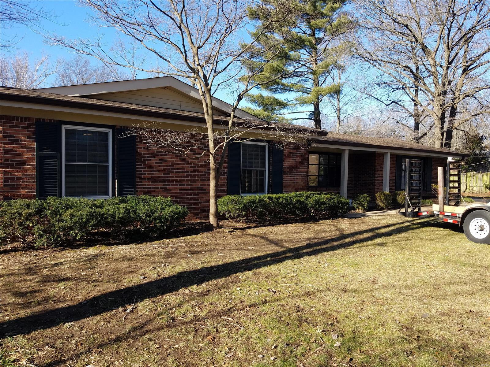 36 Ridgepoint Drive Chesterfield, MO 63017 - Photo 4 of 14 Gallery Image 4