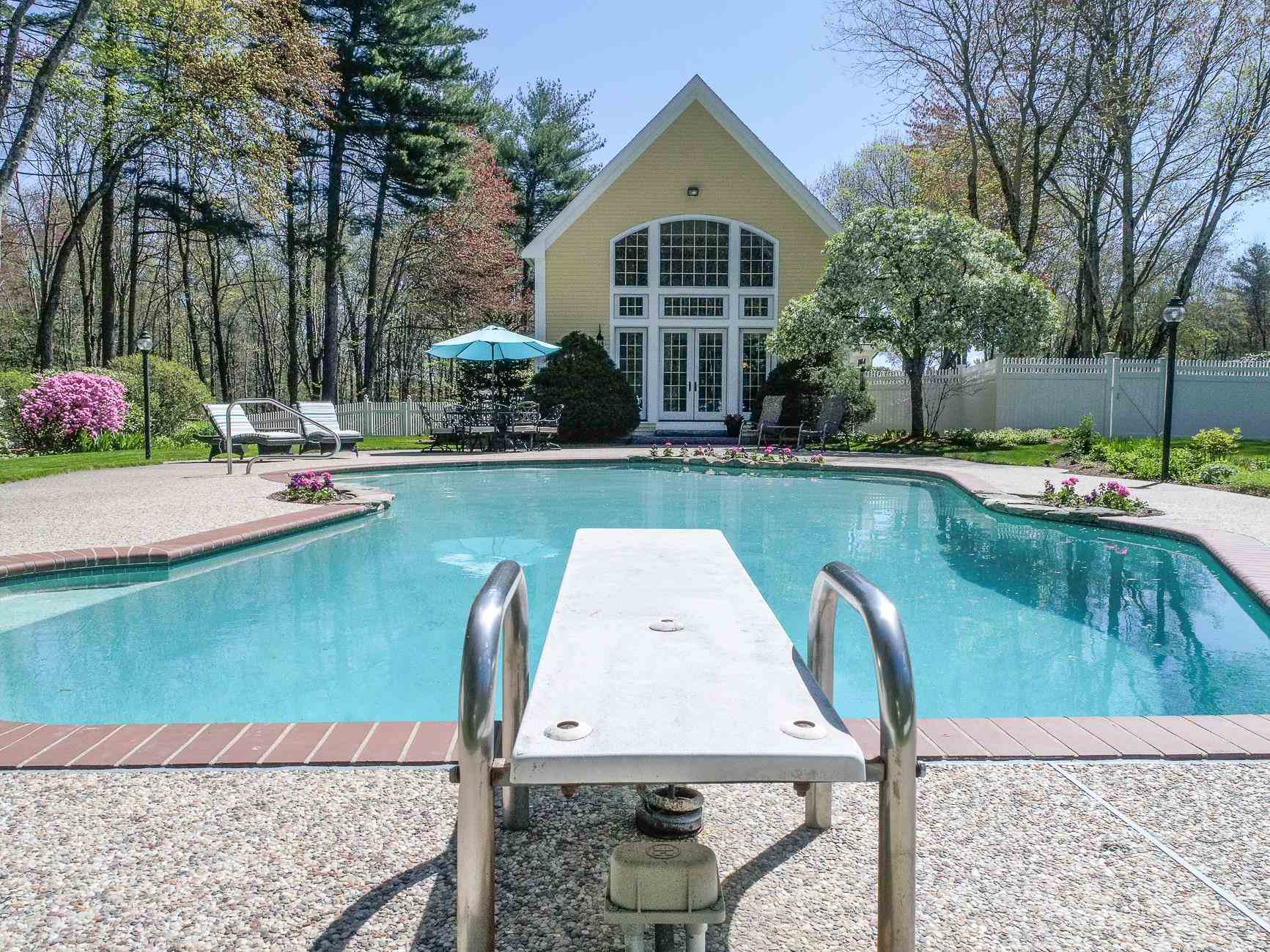 1 Farmington Road Amherst, NH 03031 - Photo 9 of 40 Gallery Image 9