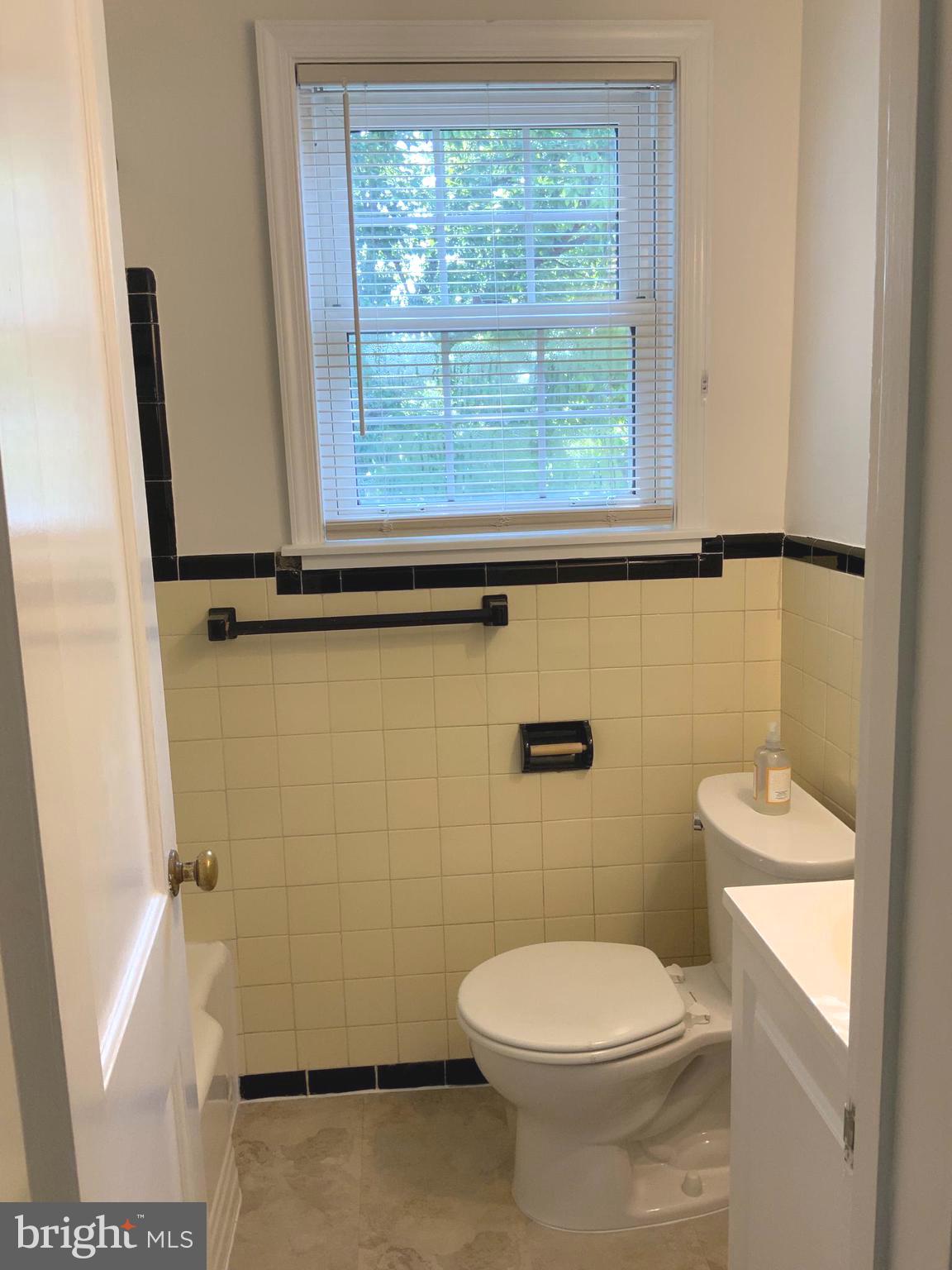 4410 Woodfield Road Kensington, MD 20895 - Photo 11 of 24 Bath