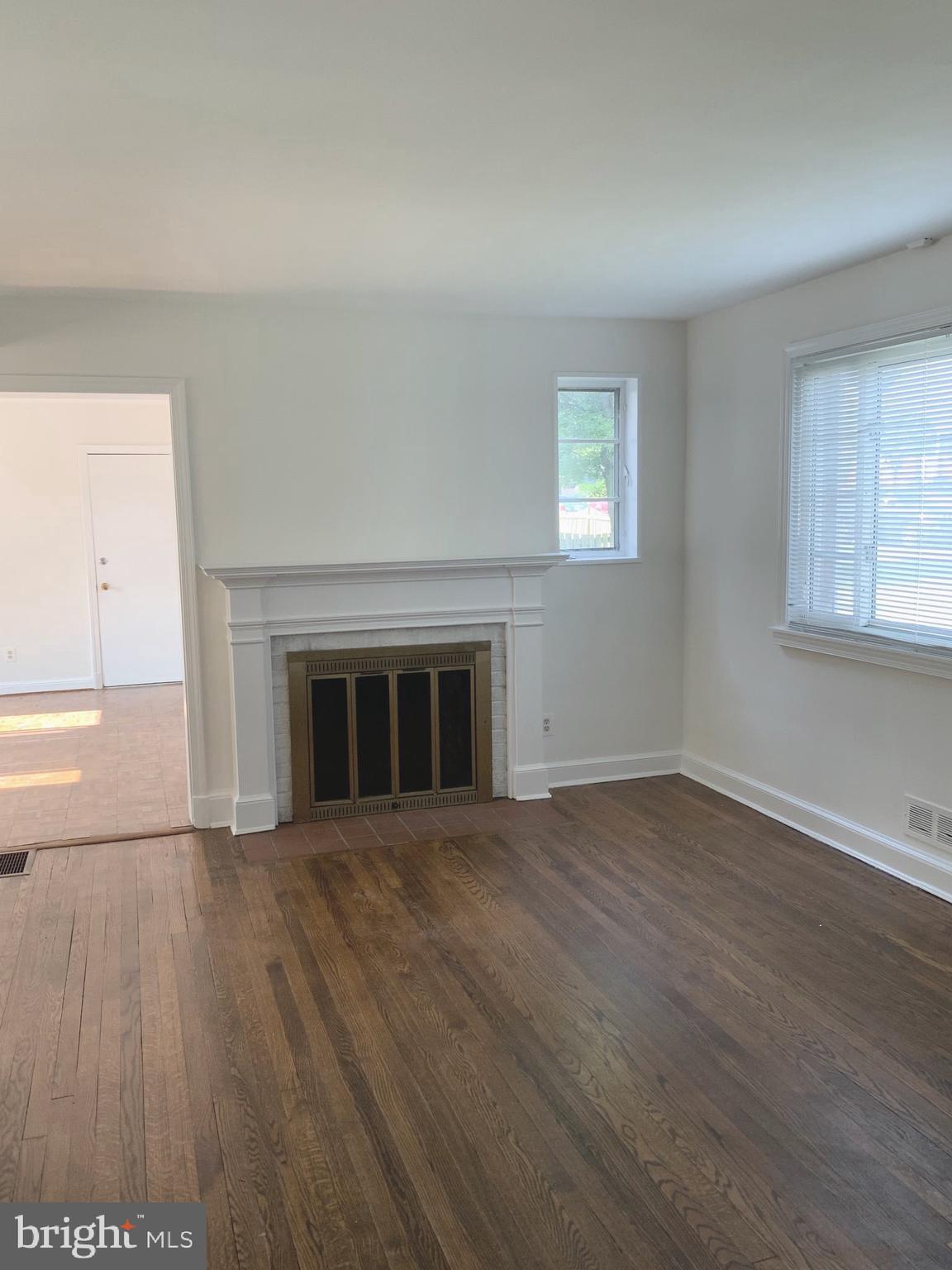 4410 Woodfield Road Kensington, MD 20895 - Photo 3 of 24 Living Room