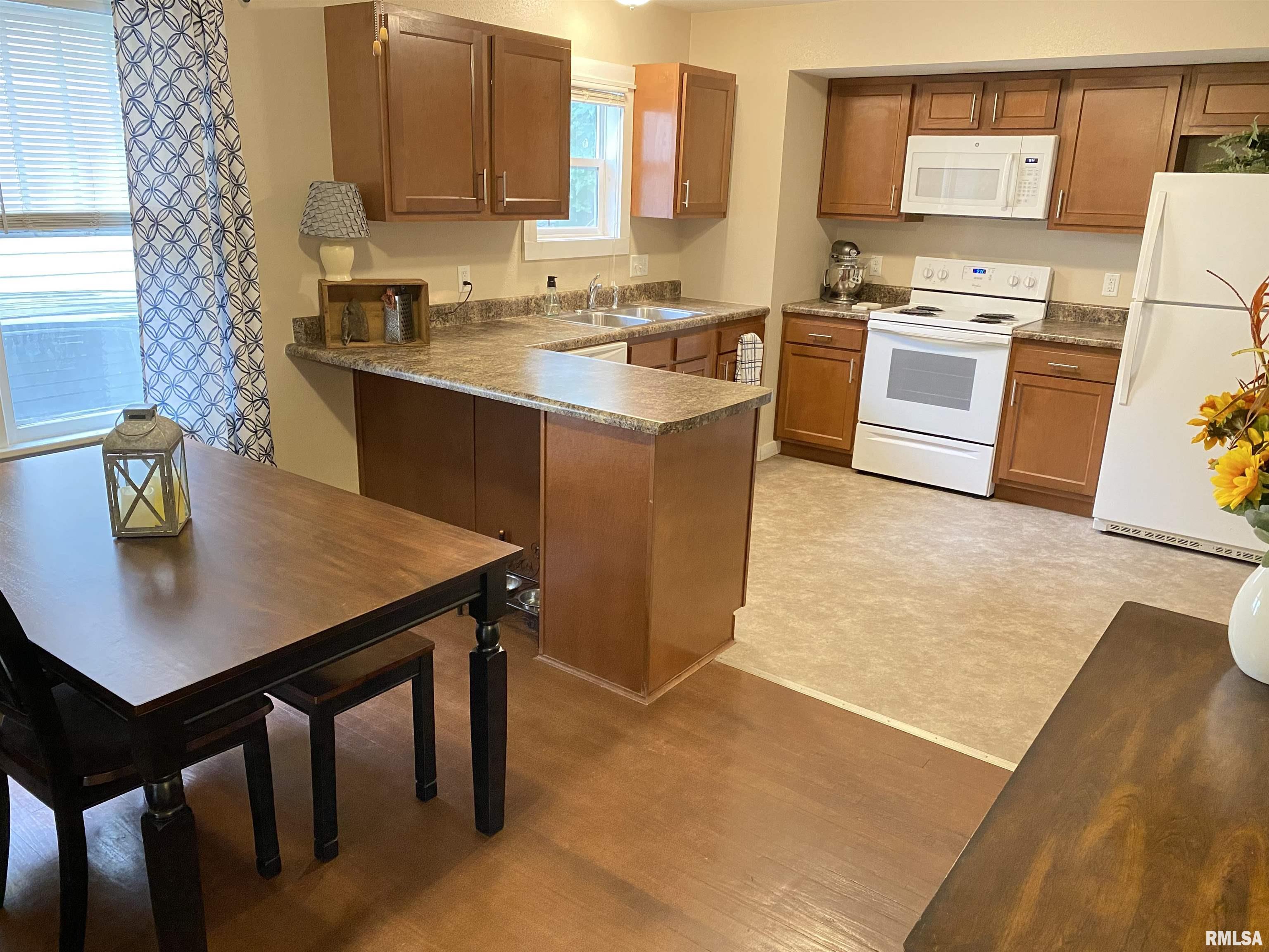 524 Broad Place Springfield, IL 62703 - Photo 4 of 14