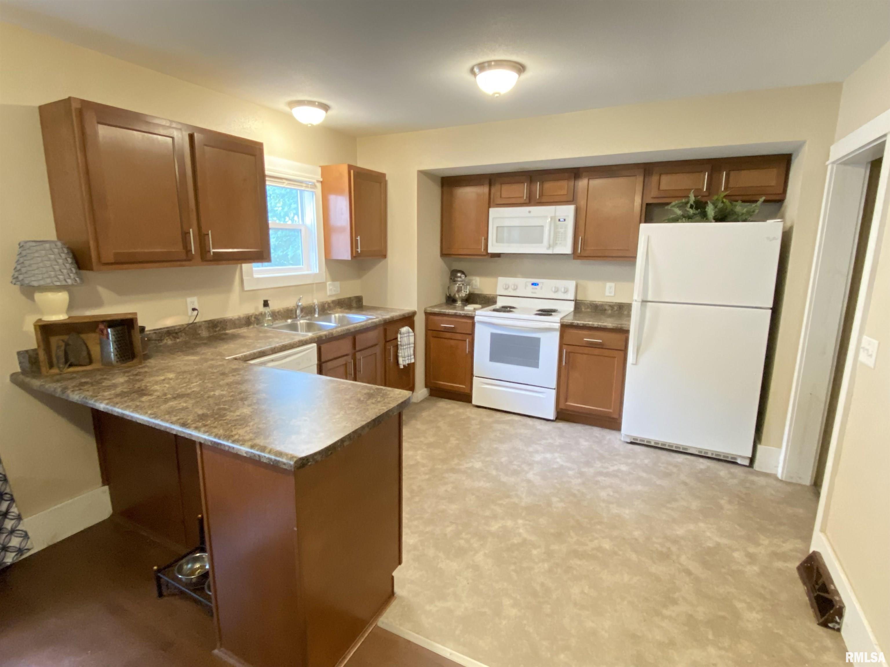 524 Broad Place Springfield, IL 62703 - Photo 5 of 14