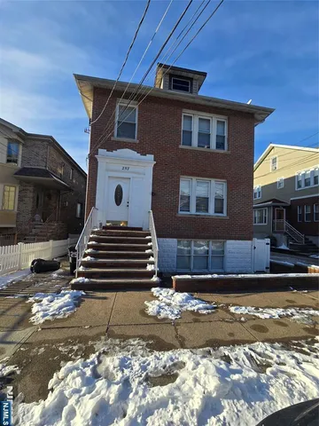 $1,850 | 257 Roff Avenue, Unit 4, Palisades Park, NJ 07650