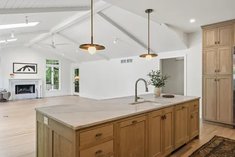 $1,795,000 | 853 Sauganash Drive, Fontana, WI 53125