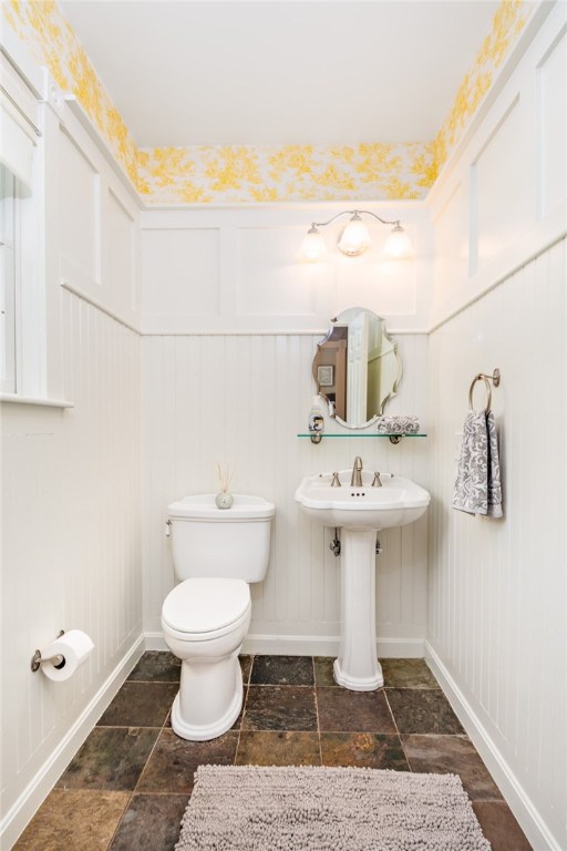 35 Lake Road Narragansett, RI 02882 - Photo 18 of 49 Half bath on the first floor