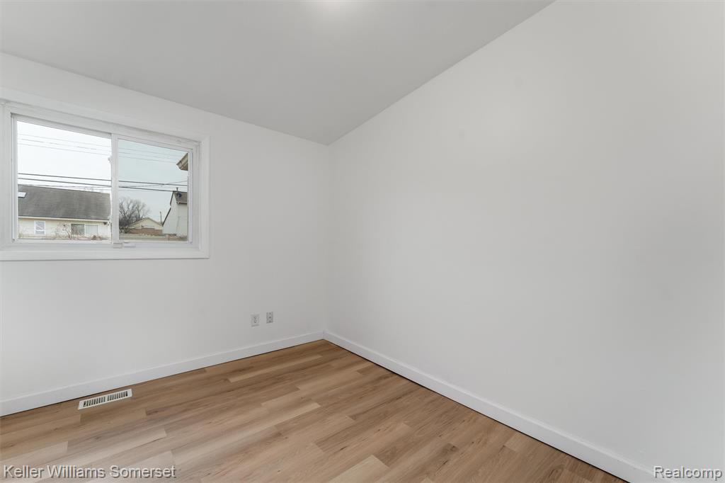 29015 York Street Inkster, MI 48141 - Photo 13 of 25