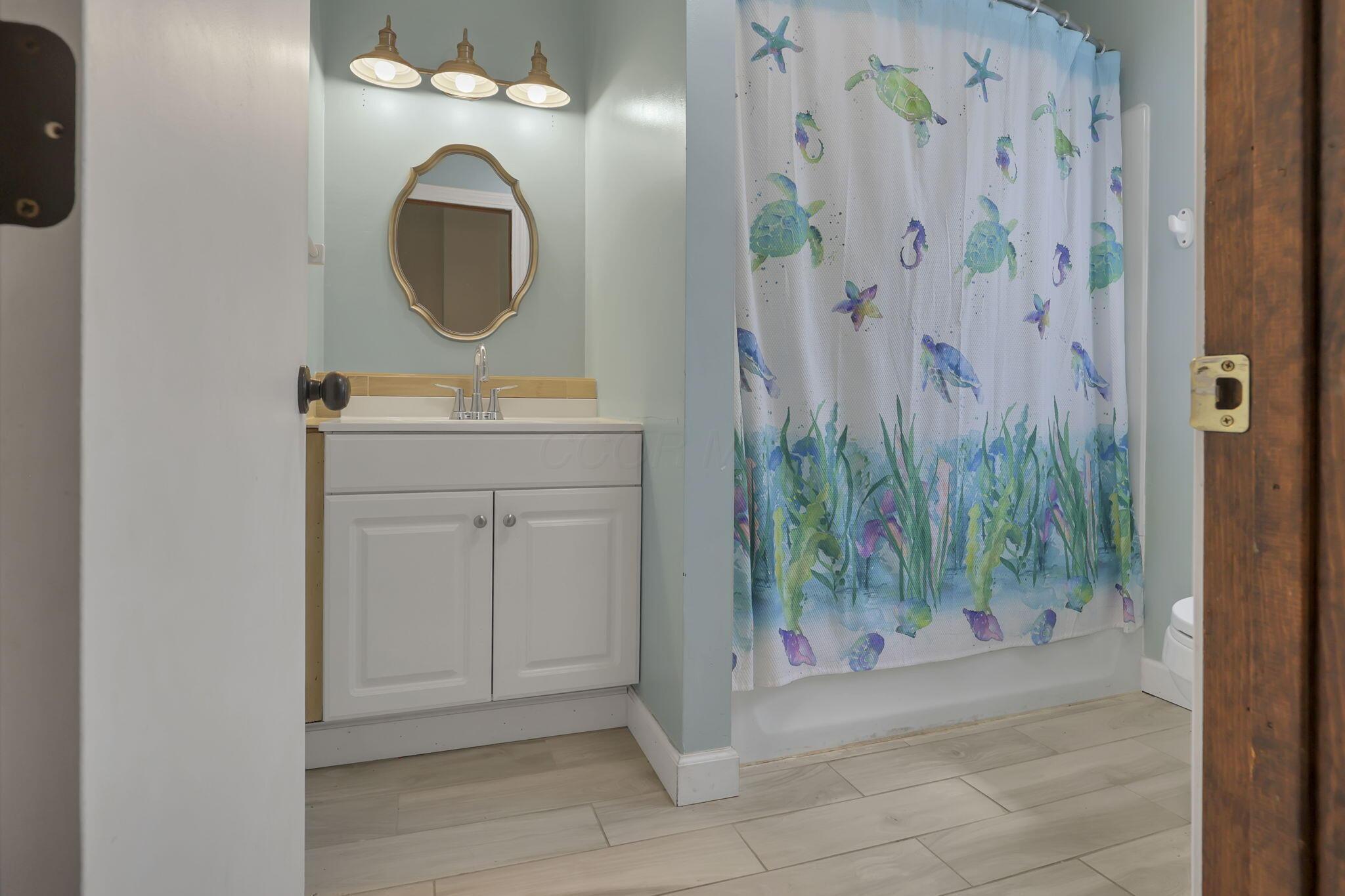 6605 Lancaster Road Hebron, OH 43025 - Photo 23 of 53 Full Bathroom