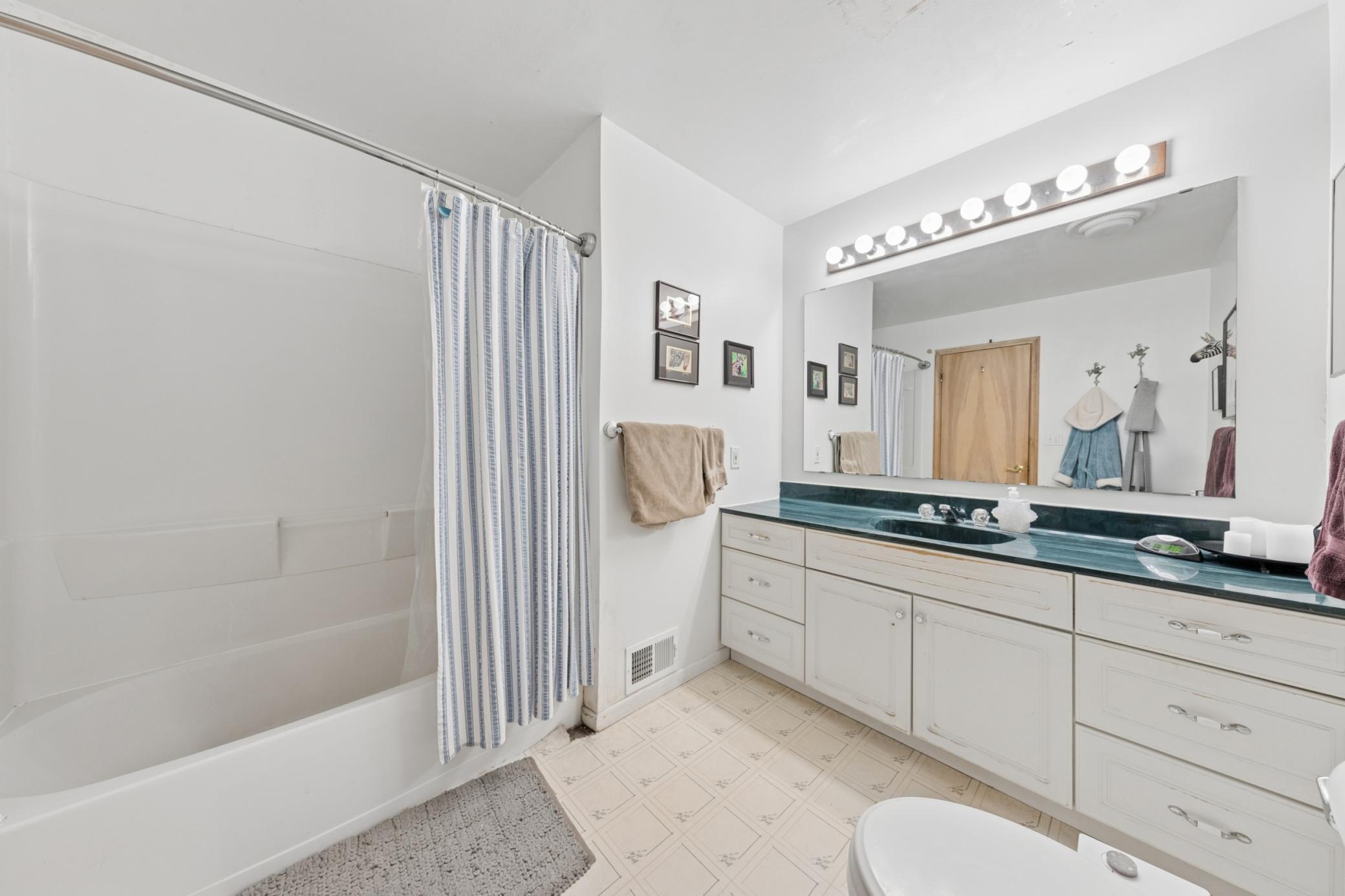 400 East Old Shakopee Road Bloomington, MN 55420 - Photo 13 of 20