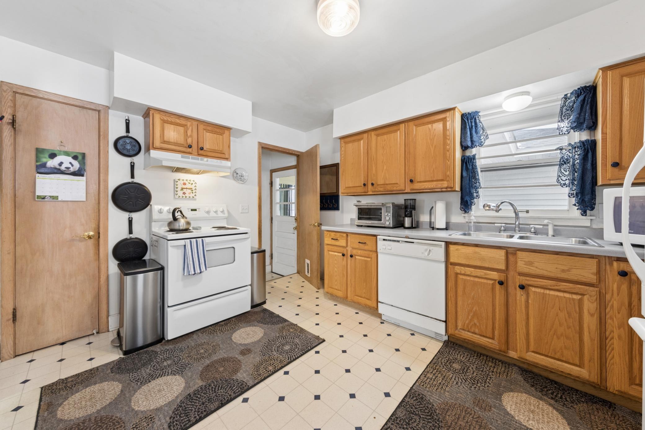 400 East Old Shakopee Road Bloomington, MN 55420 - Photo 7 of 20