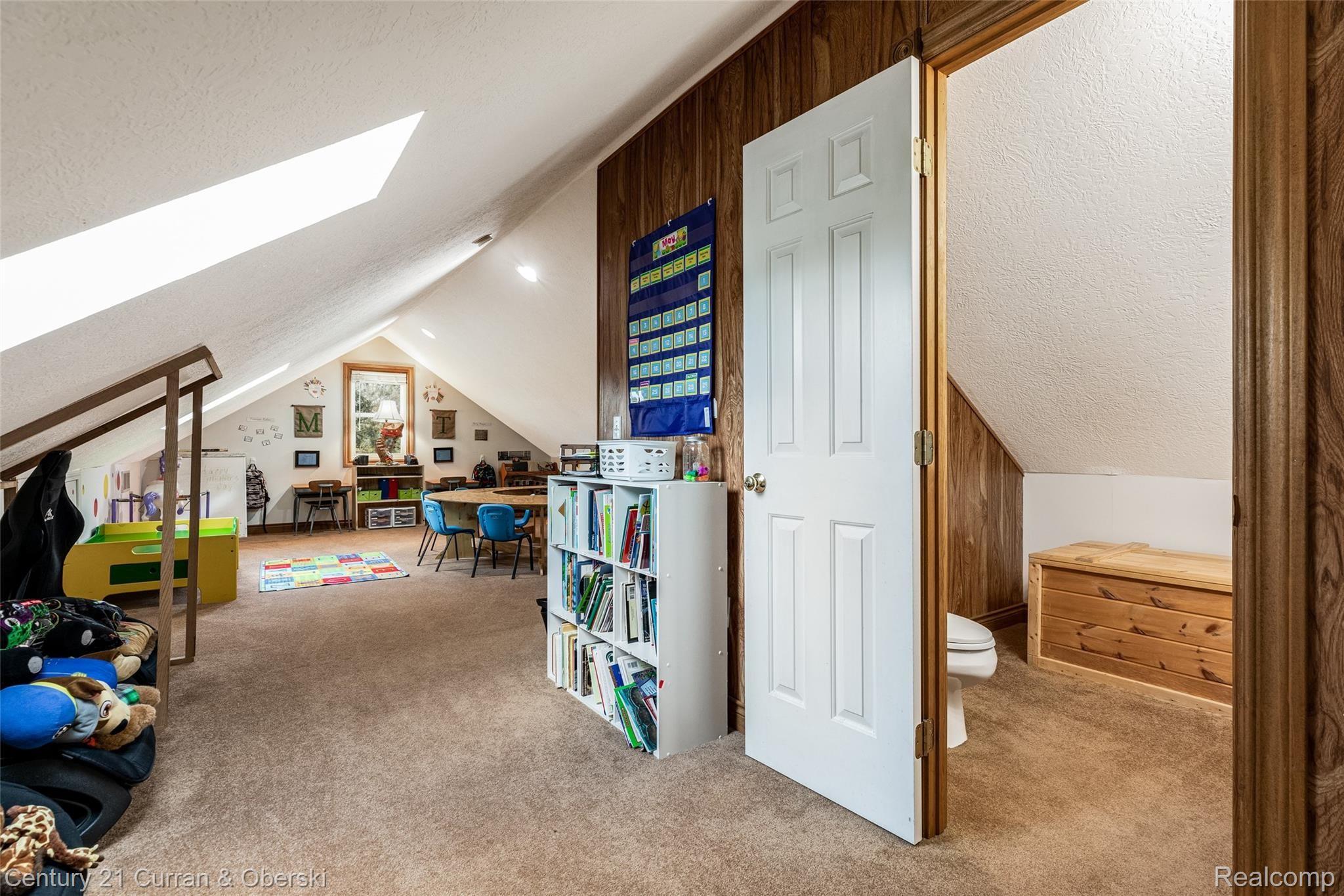 16920 Heim Road Chelsea, MI 48118 - Photo 20 of 48 32.Upstairs
