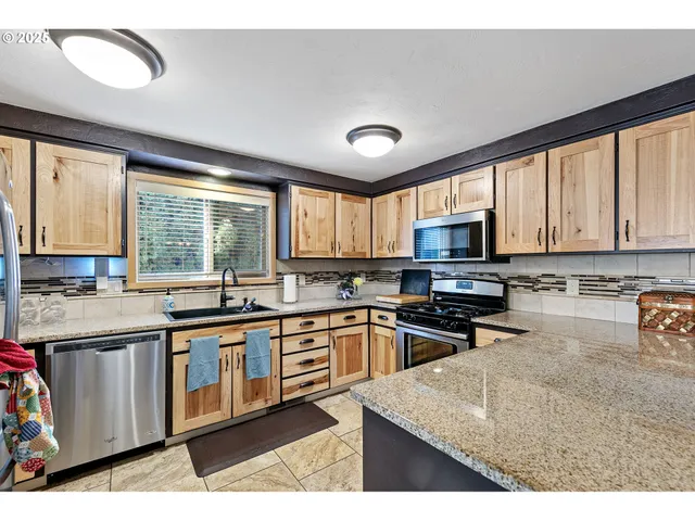 $465,000 | 1011 Rose Street, Junction City, OR 97448