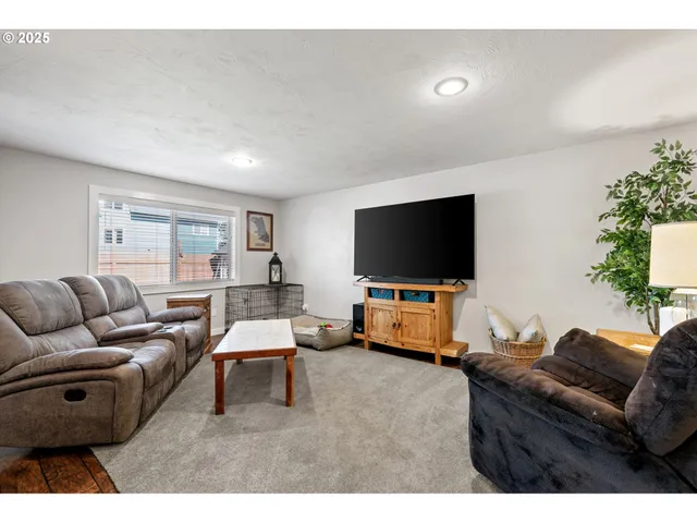 $465,000 | 1011 Rose Street, Junction City, OR 97448