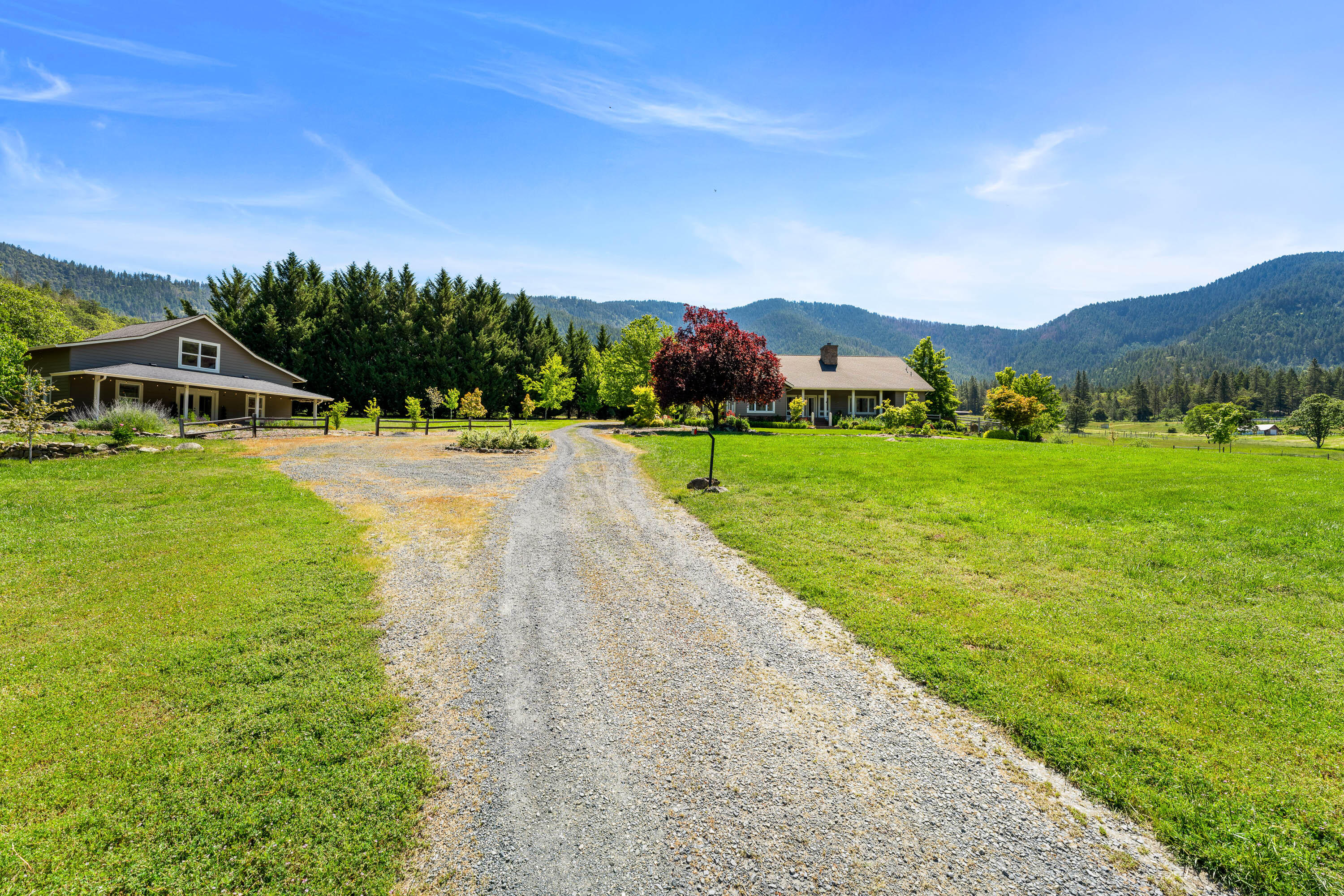 931 Hogan Road Jacksonville, OR 97530 - Photo 25 of 74 26-EXT (18 of 35)