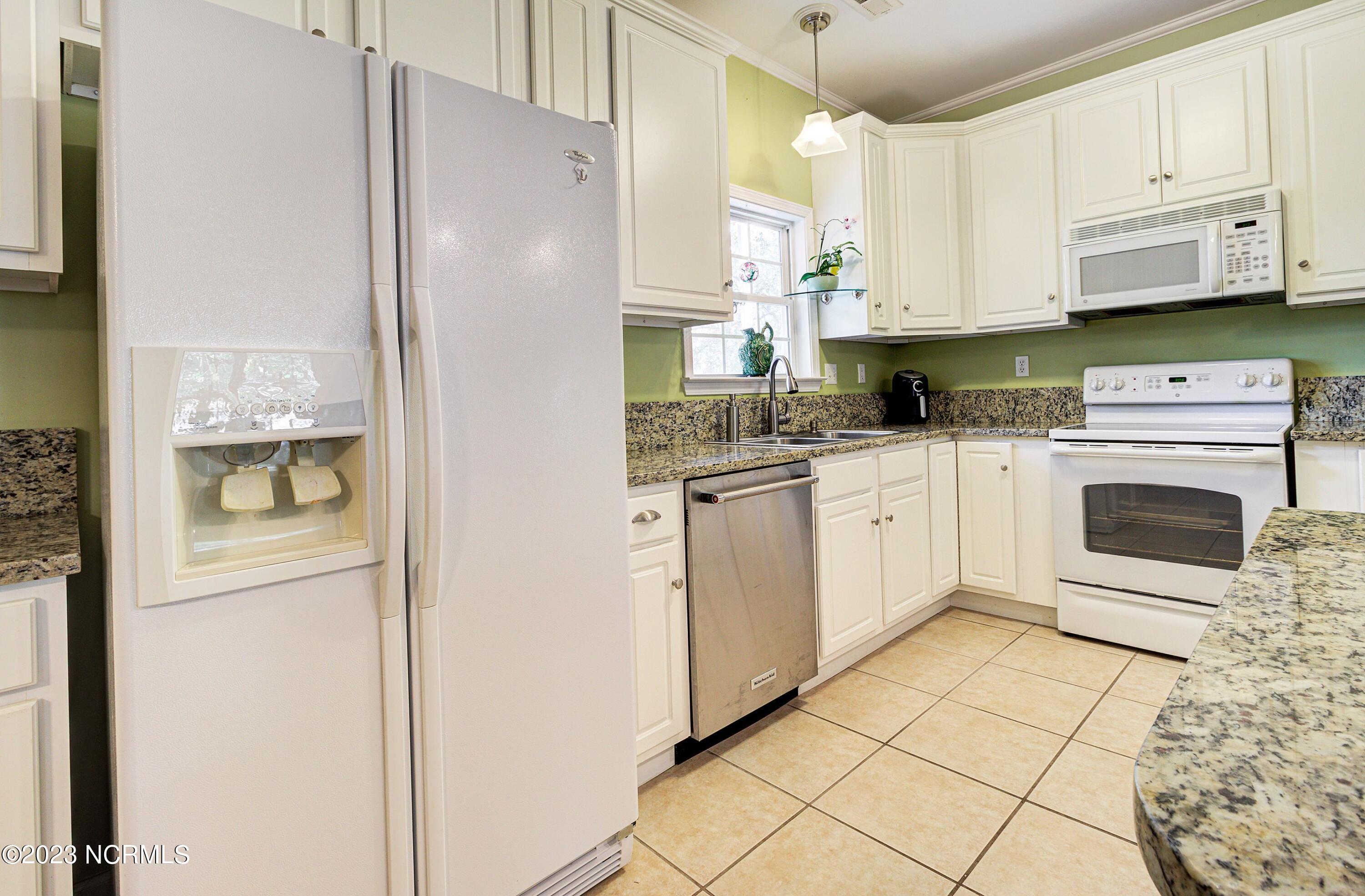1116 Fillmore Road Southport, NC 28461 - Photo 6 of 44 Kitchen 3