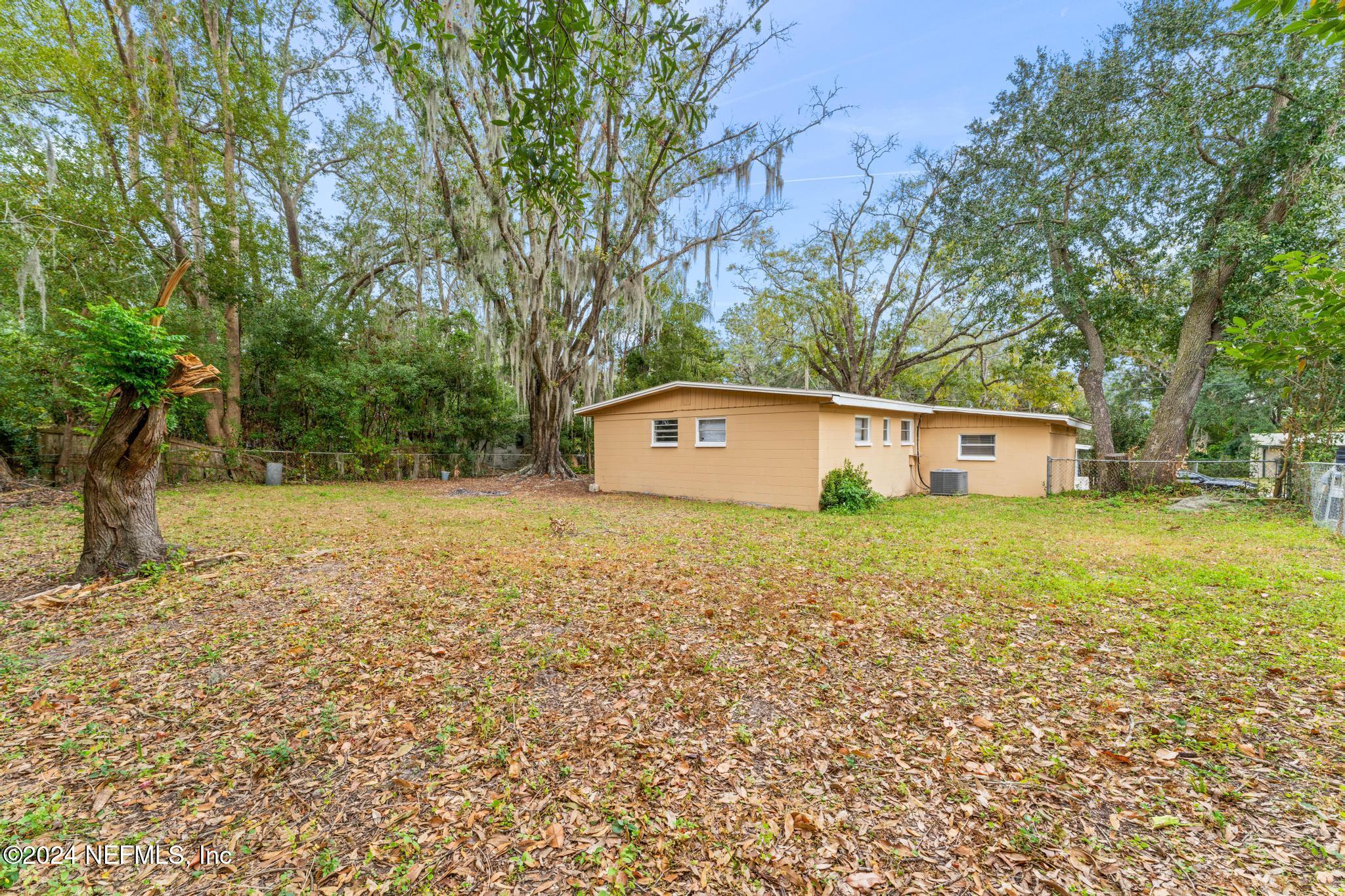 325 Toccoa Road Orange Park, FL 32073 - Photo 18 of 19 a front view of a house with a yard