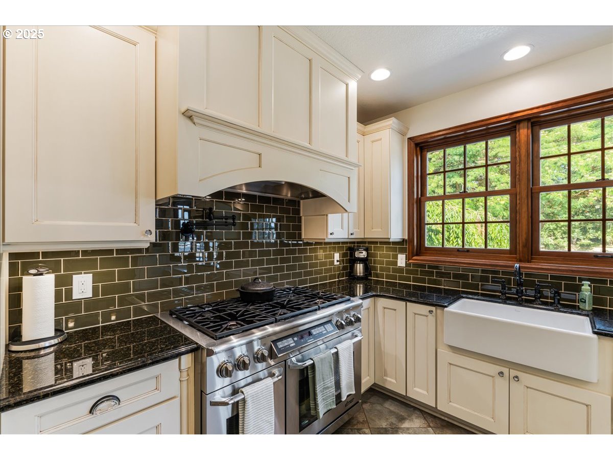 5680 Southwest Minter Bridge Road Hillsboro, OR 97123 - Photo 21 of 48 Gallery Image 21