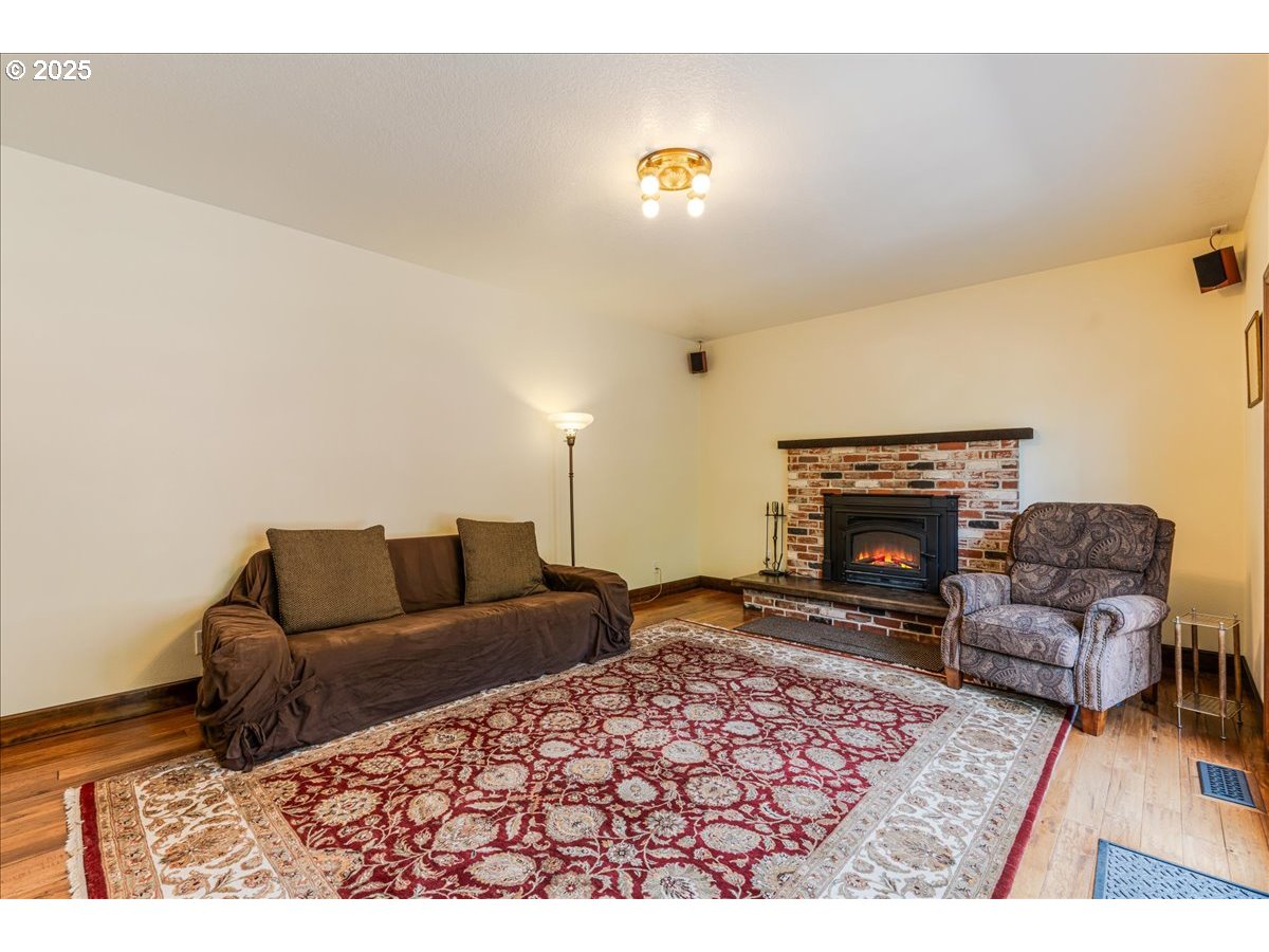 5680 Southwest Minter Bridge Road Hillsboro, OR 97123 - Photo 27 of 48 Gallery Image 27