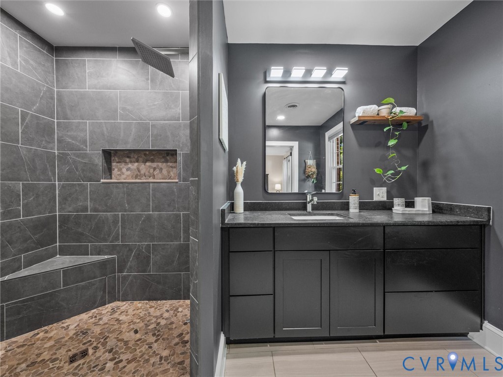 13099 Cedon Road Ashland, VA 23005 - Photo 40 of 92 Luxury primary ensuite bathroom features an oversi