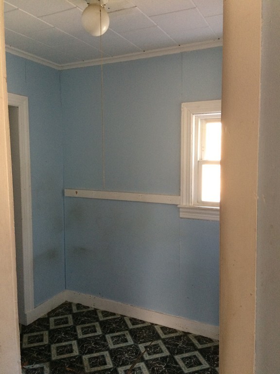 42 Spring St Extension South Hadley, MA 01075 - Photo 6 of 27 Gallery Image 6