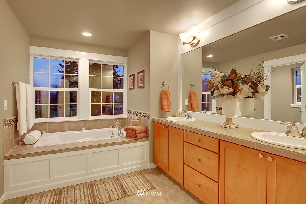 701 Pasco Place Northeast Renton, WA 98059 - Photo 7 of 15