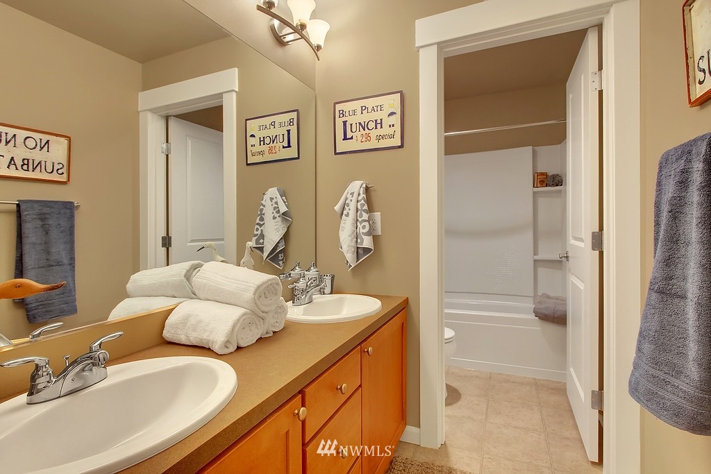 701 Pasco Place Northeast Renton, WA 98059 - Photo 9 of 15
