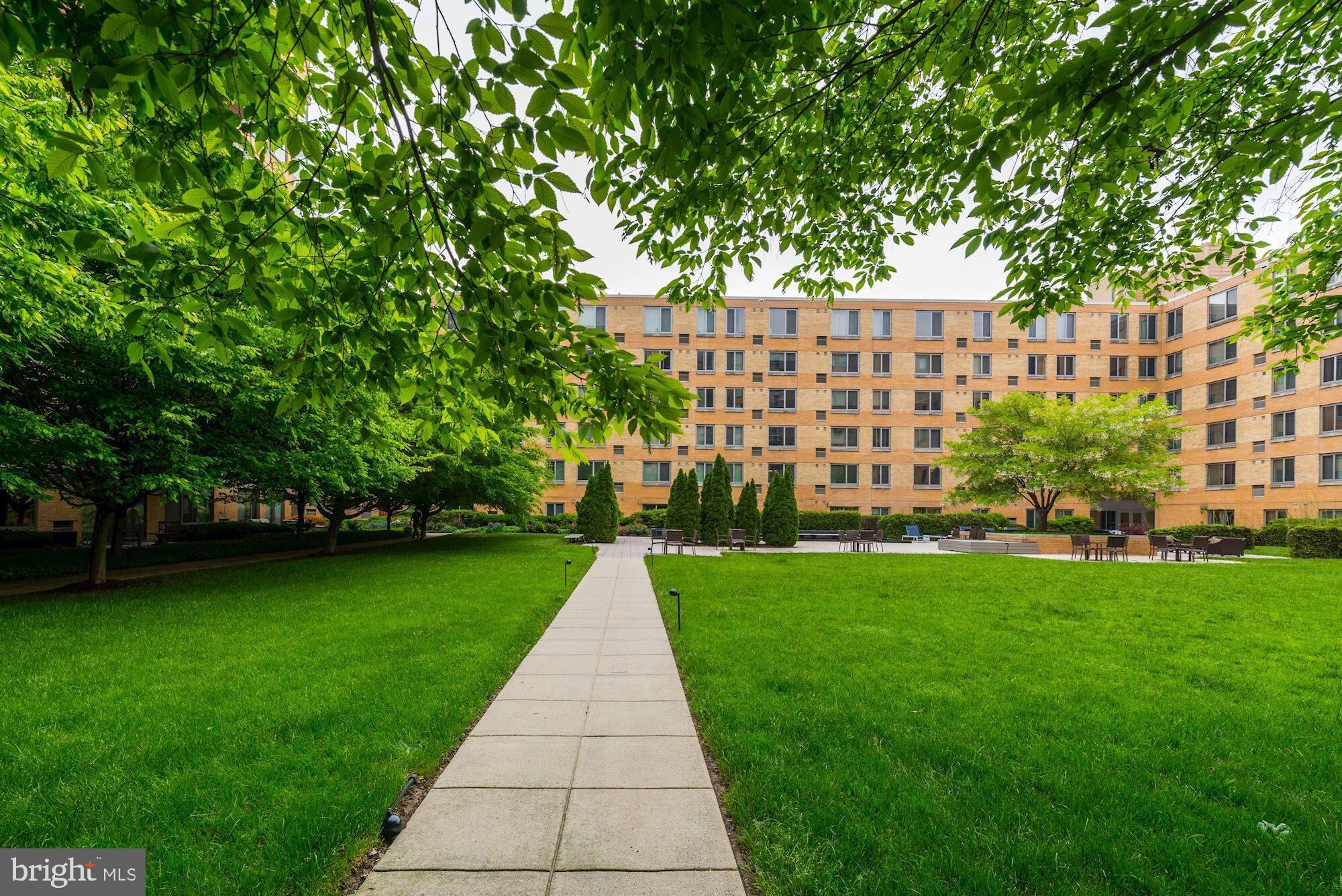 475 K Street Northwest, Unit 908 Washington, DC 20001 - Photo 20 of 31 Courtyard space