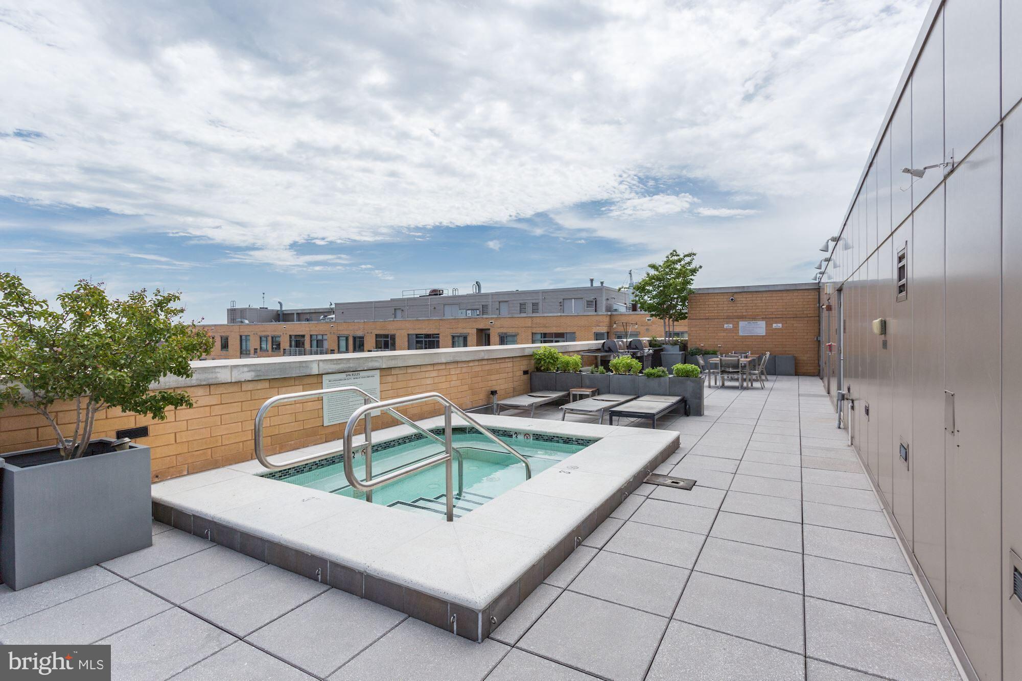 475 K Street Northwest, Unit 908 Washington, DC 20001 - Photo 26 of 31 Rooftop Hot Tub
