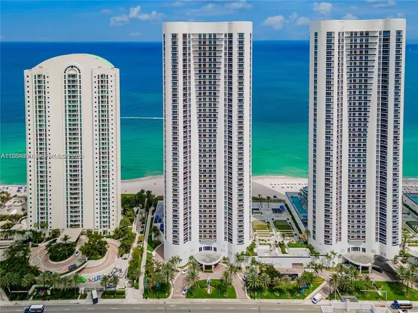 $8,590 | 16001 Collins Avenue, Unit 3803, North Miami Beach, FL 33160