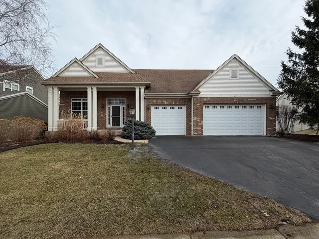 $550,000 | 4 Kenilworth Court, Cary, IL 60013