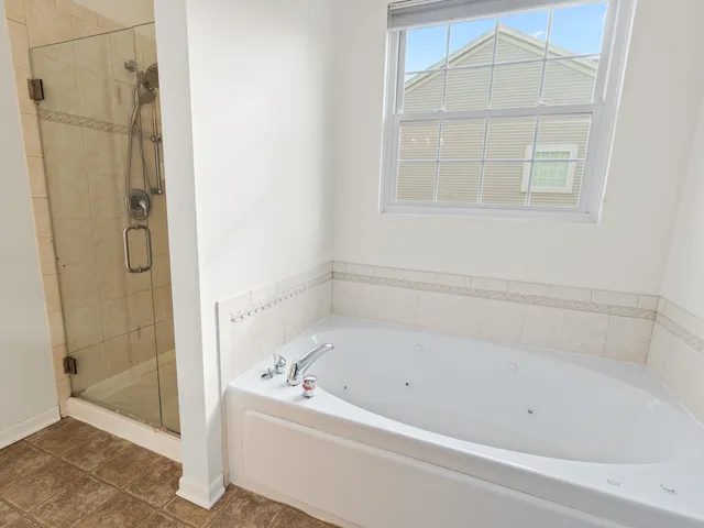 $550,000 | 4 Kenilworth Court, Cary, IL 60013