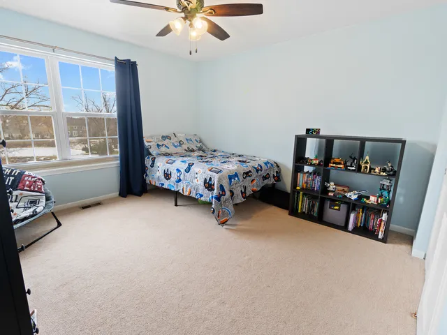 $550,000 | 4 Kenilworth Court, Cary, IL 60013